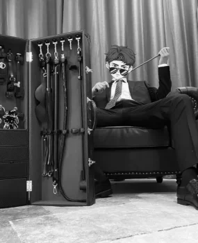 专业SM调教师，情趣SPA师。