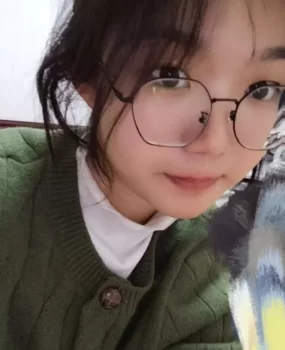 约西安女大学生,刚考完试