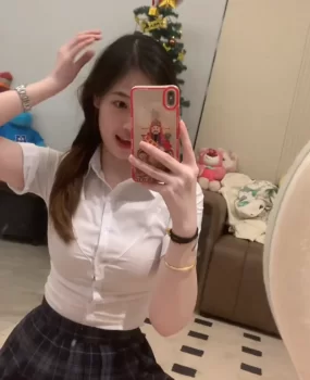 丰润娇嫩小姐姐