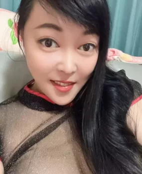 服务系大胸小姐姐