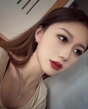 潍坊奶子白软逼逼粉嫩诱人,手感极佳