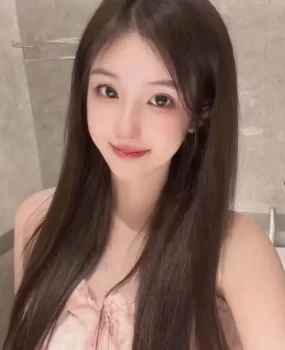 分享一枚西安身材有前有后长相很耐看的美女