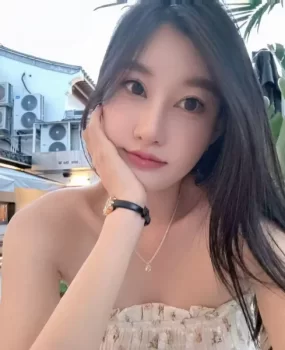 约会刚毕业大学生妹