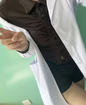 反差婊医生婉月
