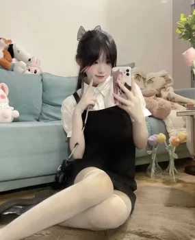 诱惑美腿丝袜电竞女孩叫床嗲嗲好温柔