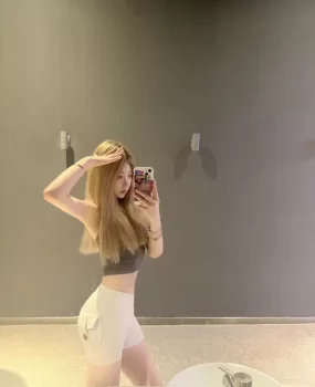 大屁股翘臀小蛮腰爱运动小姐姐这身材真销魂