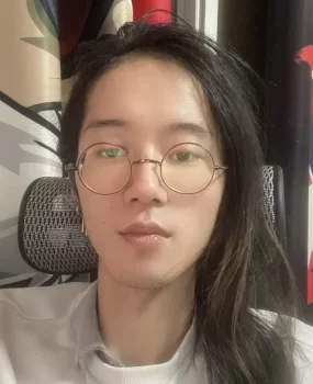 朋友介绍，长得蛮帅