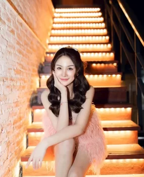 美丽外国女孩,短期兼职