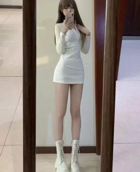 诱惑白长筒靴包臀裙酒吧气氛组小姐姐