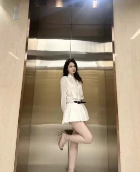 亲身体验广州长腿黑丝小姐姐兼职