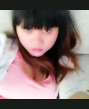 八一喝精巨乳少女,屁股大后入特别爽