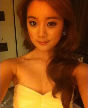 身材小巧玲珑，刚下水的小妹妹