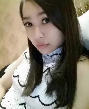国贸体验温柔体贴的性感女神,娇小玲珑的美女操起来感觉与众不同