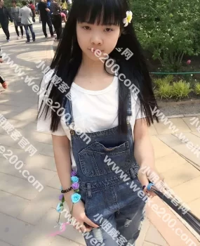 蹂躏清纯如水的童颜妹子——优幽,发育的很好,胸特别大,客观分享交作业