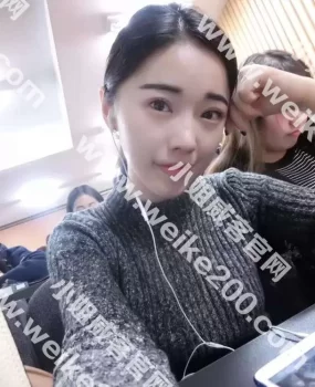 酒店约会23岁小白领【上门】,有点小单纯,开始很害羞,放开尺度后玩的很嗨
