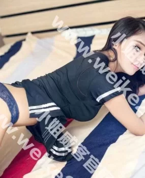 舞蹈学院一支花,年芳十八漂亮热情奔放!各种高难度,逆天的柔软度