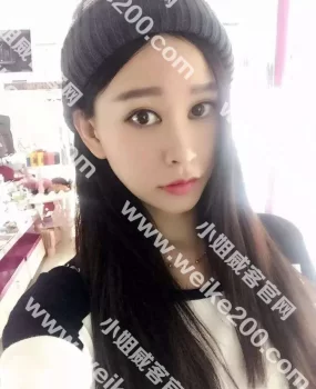 (千语)短期兼职的19岁辣妹小骚,我的乖乖太勾魂了~尺度相当大胆