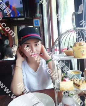 体验和平西桥附近重庆妹子COCO,杨柳细腰,长相身材不错,胸大,服务温馨