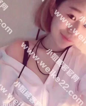 超爽,超实惠胸大BB紧的服装学院的燕子妹纸