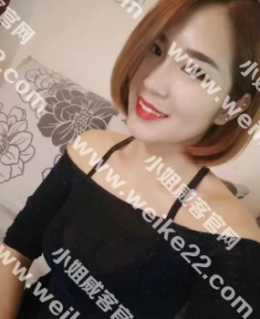 建国门附近纯兼职良家鸣凤娆妃，性感的舌吻，堪称发电机！一波流高潮真情流露