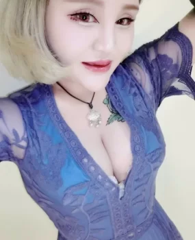 混血美女珍妮，长得很漂亮