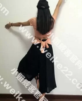 一个不错的美女,身材可以,朋友介绍的