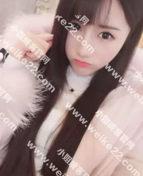 体验一个超嫩的极品妹妹逼逼粉奶头嫩人长得白！