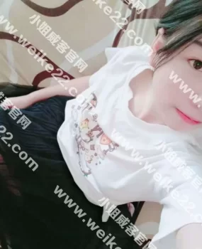 00后嫩妹，身材皮肤超级好，粉粉嫩嫩