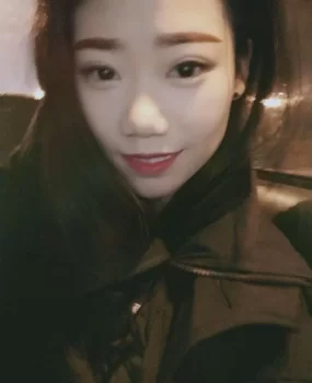 00至98嫩妹刚下水，温柔听话小妹妹