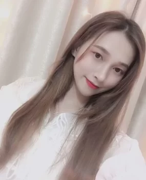 粉嫩小蜜桃大学生兼职