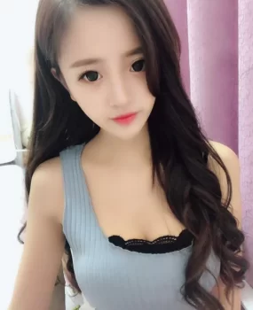 大学生美少女，粉嫩蜜桃，胸大丰富身材好