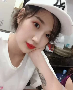 大白奶小月，刚刚到北京几天，服务不错！