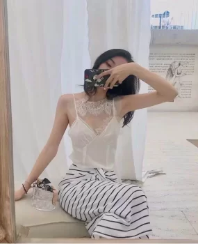 22岁小mm的粉嫩bb好多淼