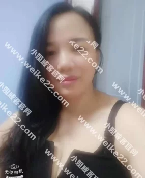 美胸姐姐的服务超棒，就是有点小肚腩