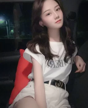 推荐一个出差玩的20岁美女