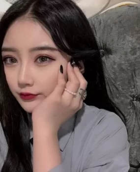 来自南方可爱:萝莉:服务好的少女