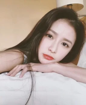 体验18岁超嫩小萝莉身材超棒