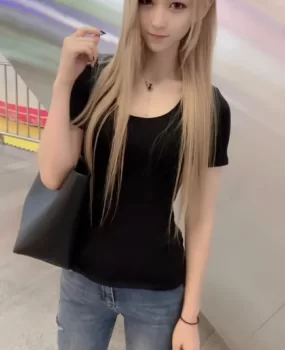 高端长腿粉嫩混血妹子