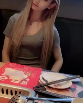 第二次来，长腿混血妹子