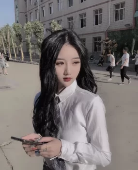 体验少女的服务:身材棒