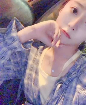 验证狼友分享朝阳自称学生妹18岁，确实也嫩。