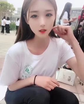 约到96年的学生兼职小嫩妞，就是一个字嫩！