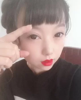 以前的发廊妹,现在改网约了