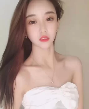 推荐极品美女，身材颜值一级棒