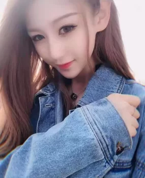 大战极品女梦梦，小穴又紧又hua