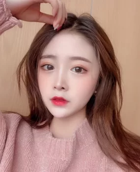 嫩模兼职身材火辣