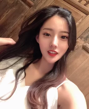 草了一个23岁学生兼职小妹逼紧水多嫩鲍