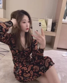 约到这么漂亮的妞不需要思考，遇到一定要狠狠的艹！