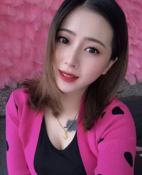 女人味十足超惹火超性感的一位小姐姐技术服务太到位了