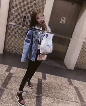 颜值超正可爱的学妹，嫩乳水多，粉木耳，操到就是赚到